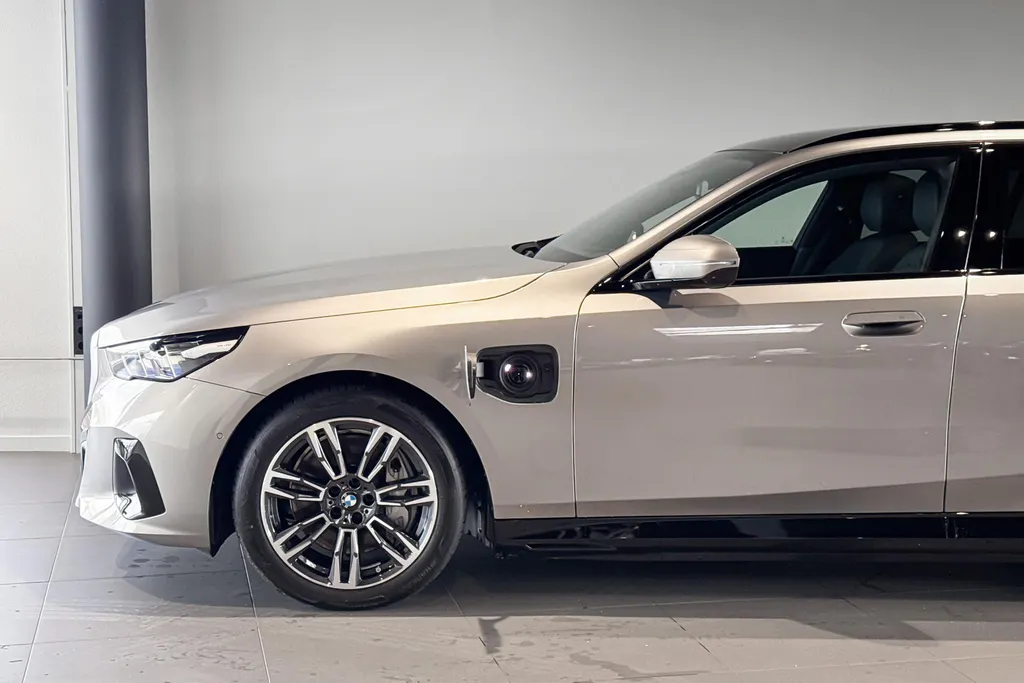 BMW 5 Serie Touring 550e xDrive