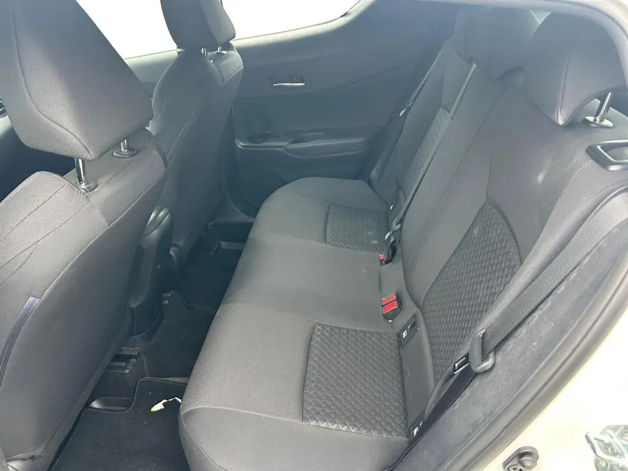 Toyota C-HR 1.8 Hybrid Active NU RIJKLAAPRIJS incl. 12 Maanden GARANTIE! Premiumpakket GRATIS!!