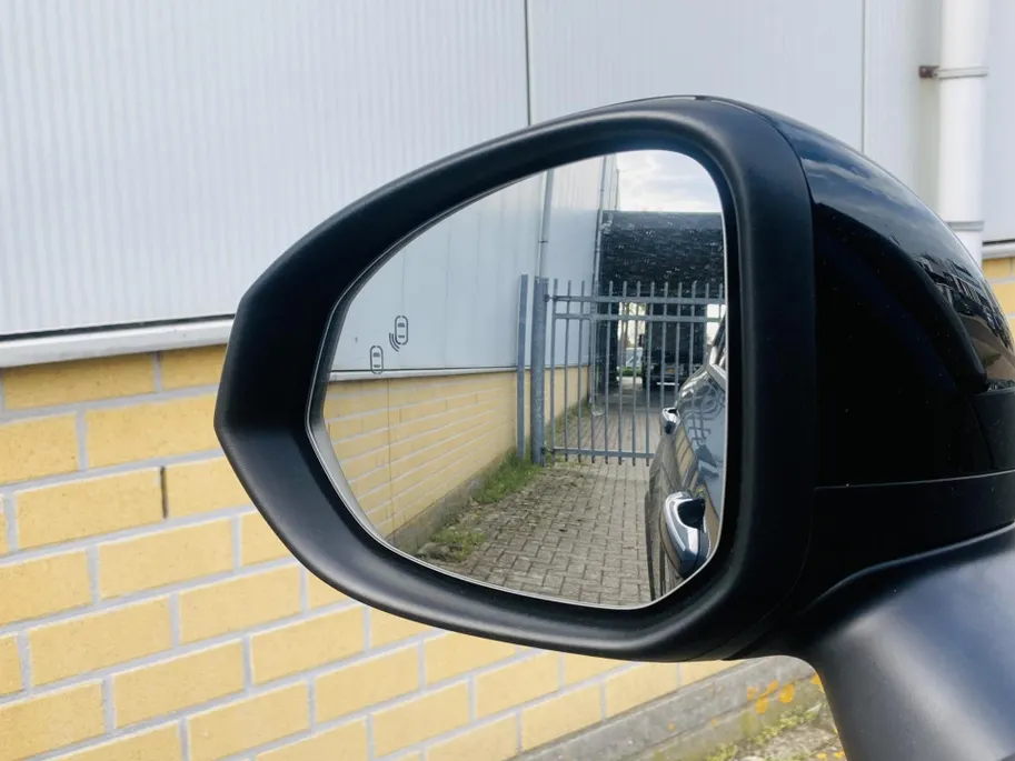 Lynk & Co 01 1.5 PHEV 261PK 1800KG Trekgewicht- Panorama Dak