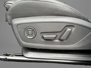 Audi Q6 e-tron S edition 83 kWh 252pk · Panoramadak · Inklap. Trekhaak · Luchtvering · 360 Camera · Matrix LED · Elek. Stoelen + Geheugen Bestuurder · Garantie t/m 19-06-2030 of 100.000km