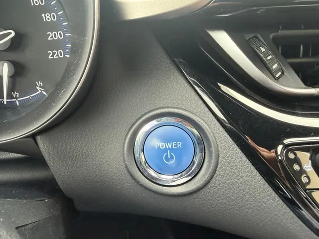 Toyota C-HR 1.8 Hybrid Style | PDC v/a | Stuur/Stoelverwarm. | Camera |