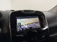 Renault Clio Estate 90PK TCe Expression | Navi | Armsteun | Bleutooth | Cruise Control | Lichtmetalen Velgen | Airco | USB | Leder Stuurwiel |