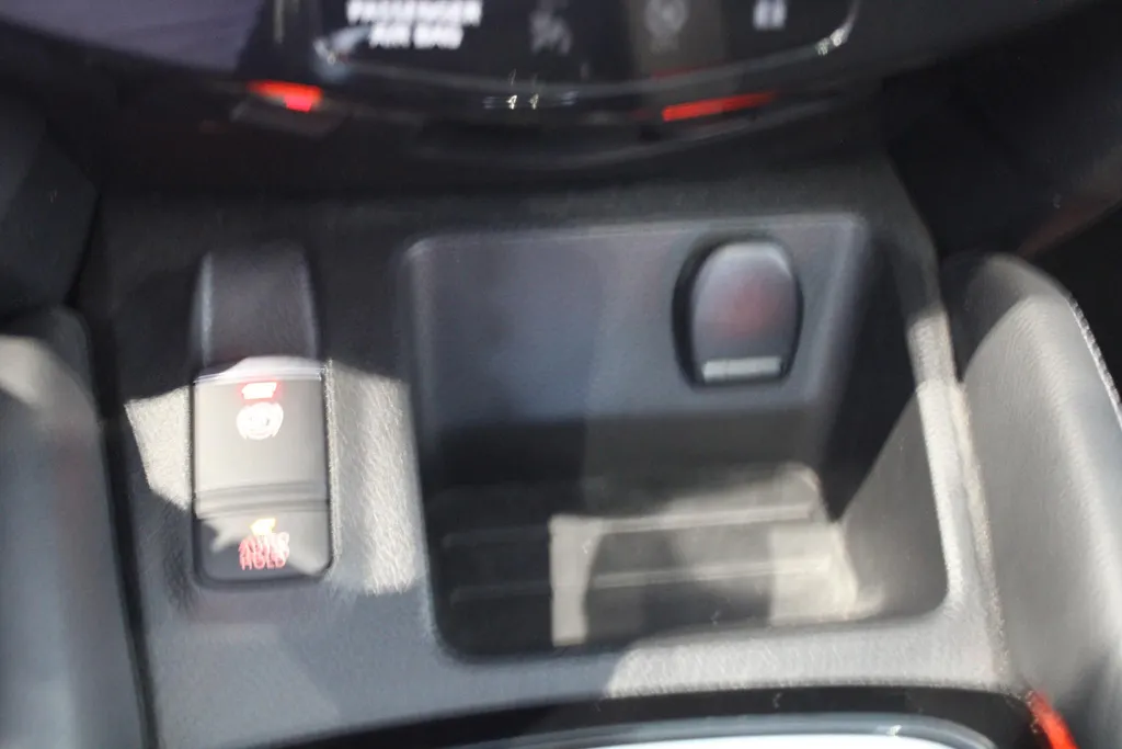 Nissan QASHQAI 1.3 DIG-T Design Edition | Trekhaak | Navigatie | 360grd camera | Zeer nette auto | pdc voor en achter | Climate controle | Cruise controle | Dealer onderhouden | I-key |