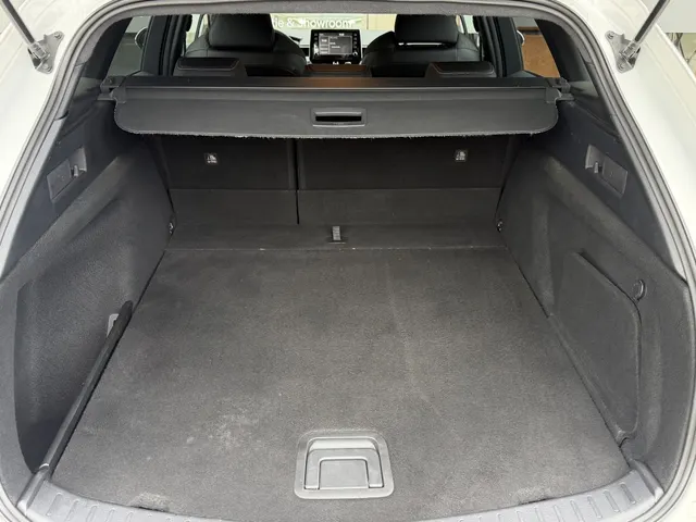 Toyota Corolla Touring Sports 2.0 Hybrid Dynamic | Parkeersensoren V+A