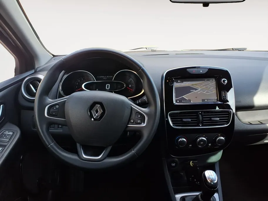 Renault Clio 0.9 TCe Limited navi , airco , trekhaak , lm velgen , parkeersensor , tel , usb .