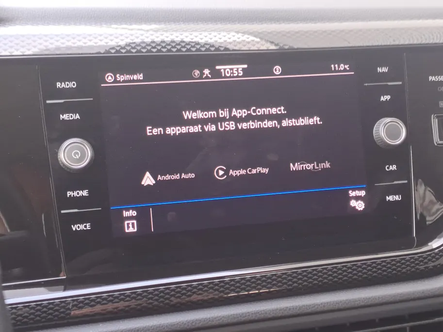 Volkswagen Taigo 1.0 TSI Life | Automaat | Apple Carplay/Android Auto | Navi  | Cruise control adaptief | Camera | Voorstoelen verwarmd