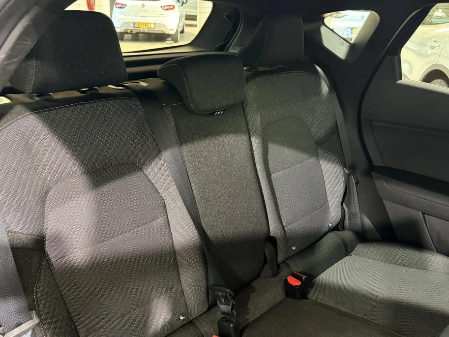 Renault Captur 90PK TCe Techno | Schuif/Kantel Dak | Navi | Camera | Digital Cockpit | Parkeersensoren | Climate Control | Cruise Control | Full LED | Lichtmetalen Velgen |