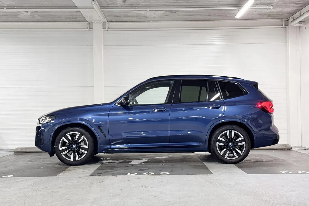 BMW iX3 Executive