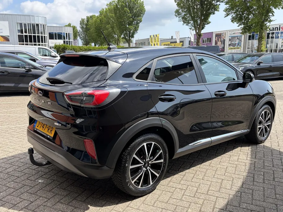 Ford Puma 1.0 EcoBoost Hybrid Titanium Trekhaak!