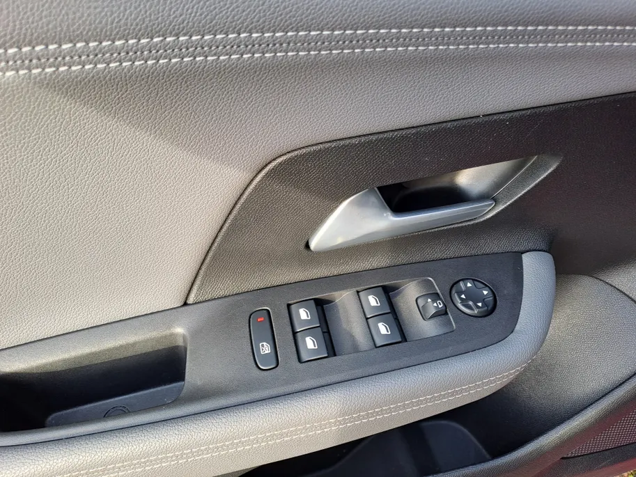 Opel Mokka 1.2 Turbo Elegance | Navigatie | Camera | LM Velgen | Cruise  | Stoel/stuur Verwarming | Sensoren | Apple Carplay/Android Auto | Rijstrooksensor met correctie