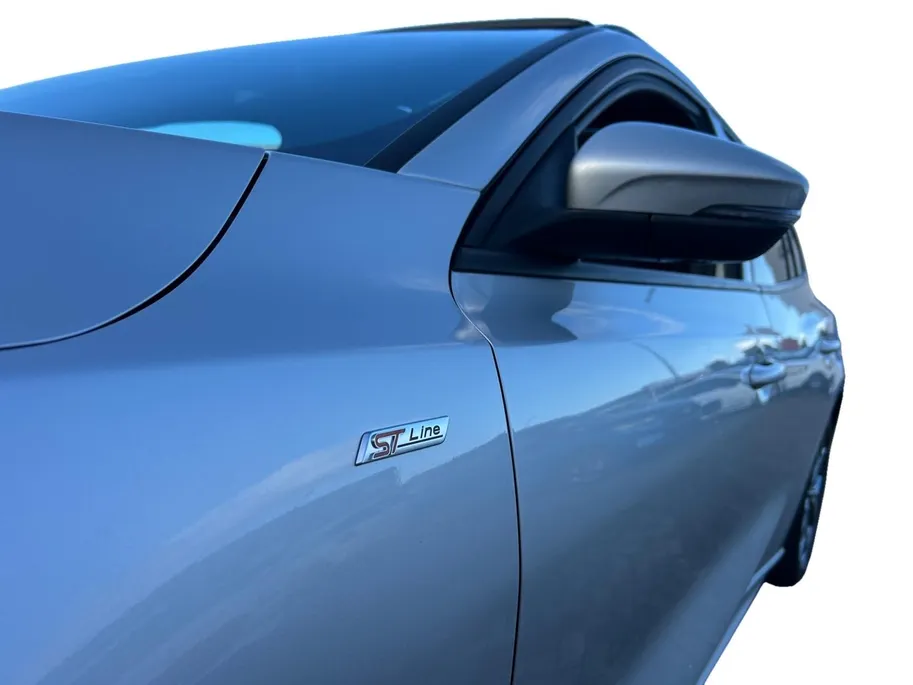 Ford Focus Wagon 1.0 EcoBoost Hybrid ST Line X | Automaat | Schuif/Kantel Dak | B&O Audio | Stoel/Stuur/Voorruitverwarming | Parkeer Camera | Dodehoek Detectie | Apple Carplay/Android Auto |