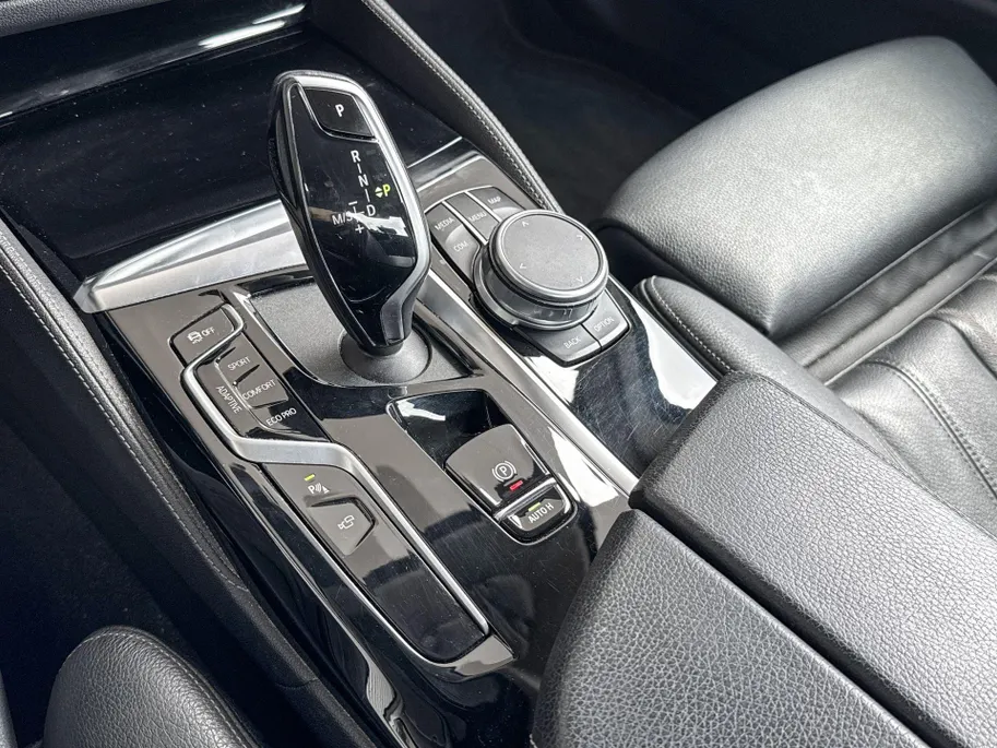 BMW 5 Serie Sedan 540i High Executive
