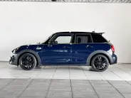 MINI Cooper 5-deurs Cooper S Chili Red John Cooper Works Uitvoering