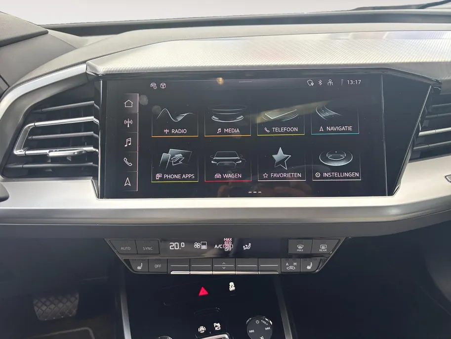 Audi Q4 e-tron 45 quattro Edition 82 kWh |Buitenspiegel(s) automatisch dimmend |Apple Carplay/Android Auto|Cruise control adaptief| Panoramadak|Geluidsimulator|Assistentie Pakket Plus| SOH 100% |