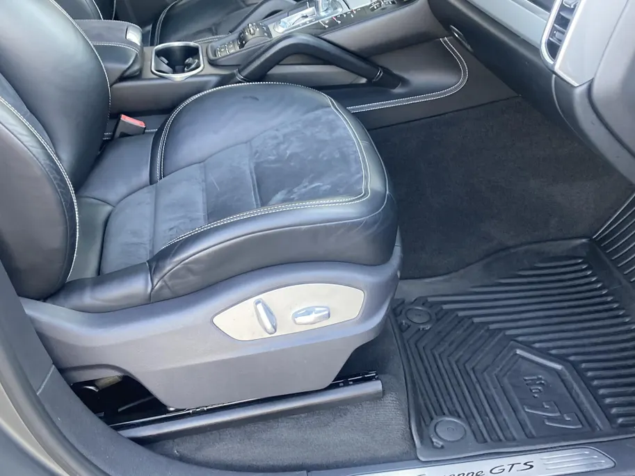 Porsche Cayenne 3.6 GTS 441 pk automaat Panoramadak - Alcantara Leder - Navigatie - Bose Audio - 21inch LM  - volledig onderhouden