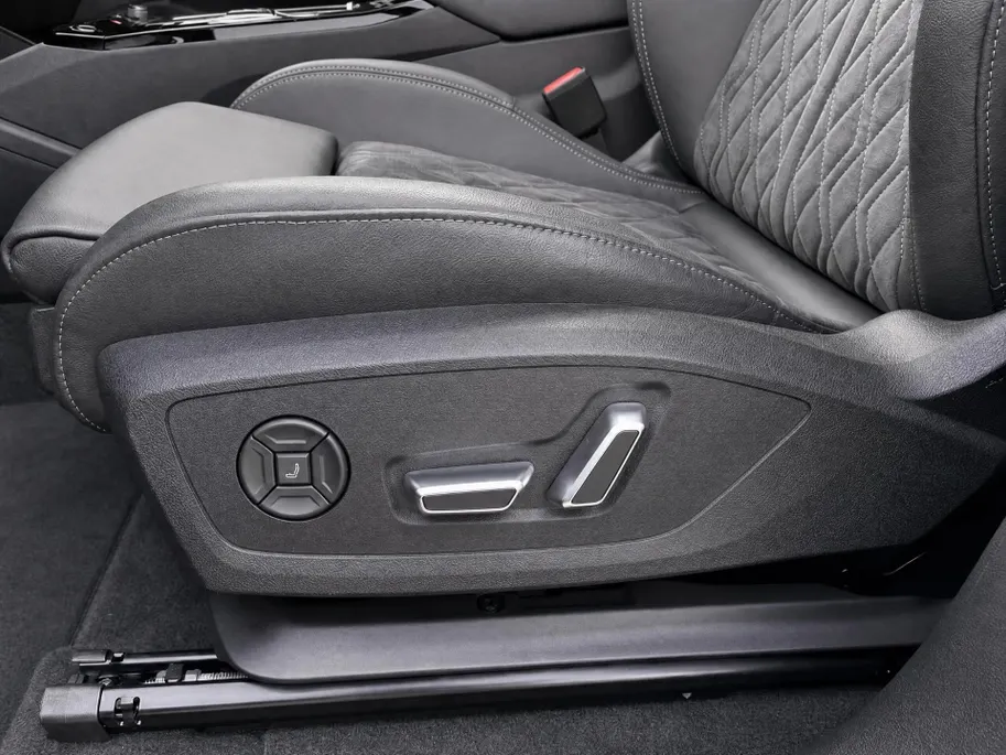 Audi Q6 e-tron Sportback S edition 306pk performance 100 kWh · Panoramadak · Luchtvering · Trekhaak · Bang & Olufsen · 360 Camera · Warmtepomp · Head-Up · Elek. Voorstoelen · 21'' Inch · 24-11-2030 of 100.000km