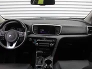 Kia Sportage 1.6 T-GDI Black Edition | Stuur-/stoelverwarming v+a | Schuifdak | Leer | Camera | Elek. achterklep | Cruise | PDC | Navi | 17' LM | Zeer nette auto! |