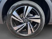 Volkswagen T-Roc 1.5 TSI R-Line Edition *Automaat*Navi via Carplay*Camera*Schuif/kanteldak*Climate Control*Adapt. Cruise Control*LM.Velgen*Zeer nette auto!