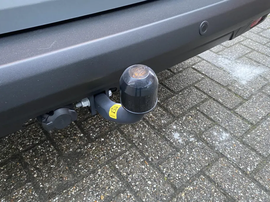Ford Tourneo Courier courier EV / TREKHAAK / WINTERPAKKET.