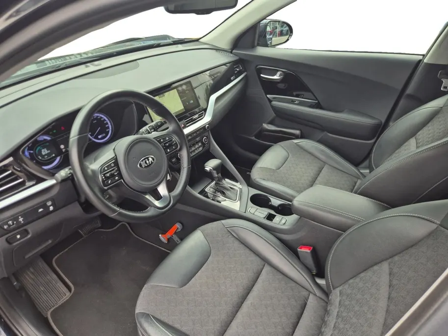 Kia Niro 1.6 GDi Hybrid DynamicLine | Cruise Control | Climate Control | Camera | Navigatie | Trekhaak |
