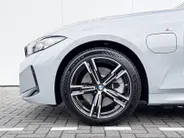 BMW 3 Serie Touring 330e