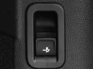 Volkswagen Golf 1.5 eTSI 150pk DSG R-Line · Apple/Android Car Play · Trekhaak ·  Camera + Parkeersensoren · Stoelverwarming · Garantie t/m 24-09-2030 of 100000km.