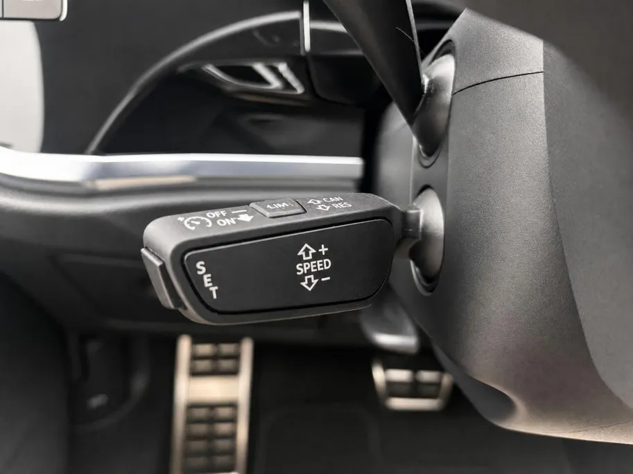 Audi Q3 35 TFSI 150pk S edition · Apple/Android Car Play · 20'' Lichtmetalen Velgen · Elek. inklapbare buitenspiegels · Audi Sound · Virtual Cockpit · Garantie t/m 16-01-2027 of 100.000km