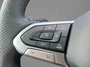 Volkswagen Golf 1.5eTSI/150PK DSG R-Line · Camera · Apple/Android Car Play · Stuur- & Stoelverwarming · Garantie t/m 14-03-2027