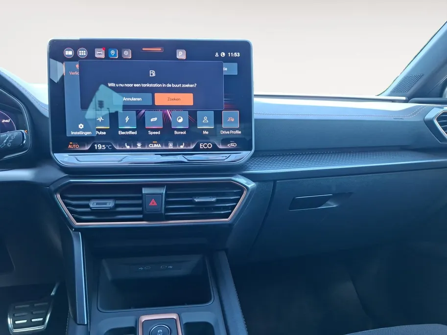 CUPRA Leon 1.5 TSI e-Hybrid PHEV Essential | 99% SOH| Led Koplampen | Apple/Android Carplay | Keyless | Half leder | Stoel/Stuurverwarming | Digital Cockpit | Fabrieksgarantie! |