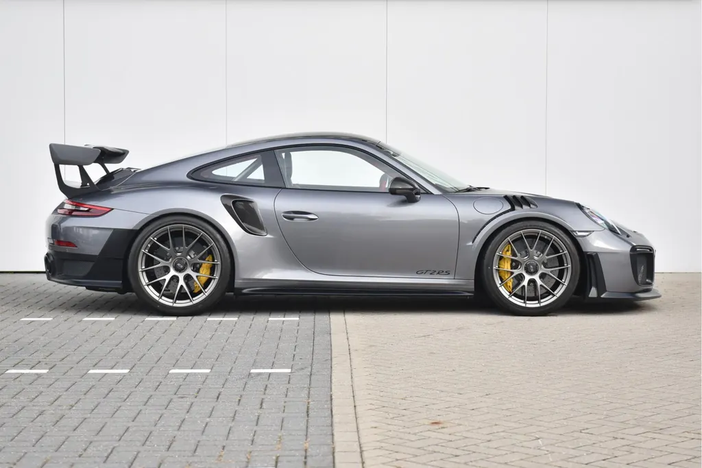 Porsche 911 GT2 RS 3.8