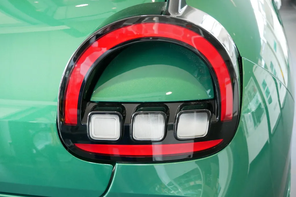 Renault Twingo urban range evolution 27.5 kWh Uit voorraad leverbaar op = op