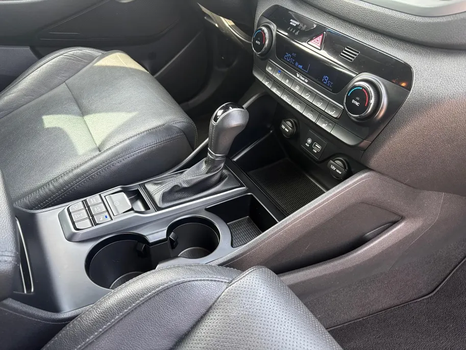 Hyundai Tucson 1.6 T-GDi Premium 4WD | Automaat! | Leder | Stoelverwarming en koeling | Navi
