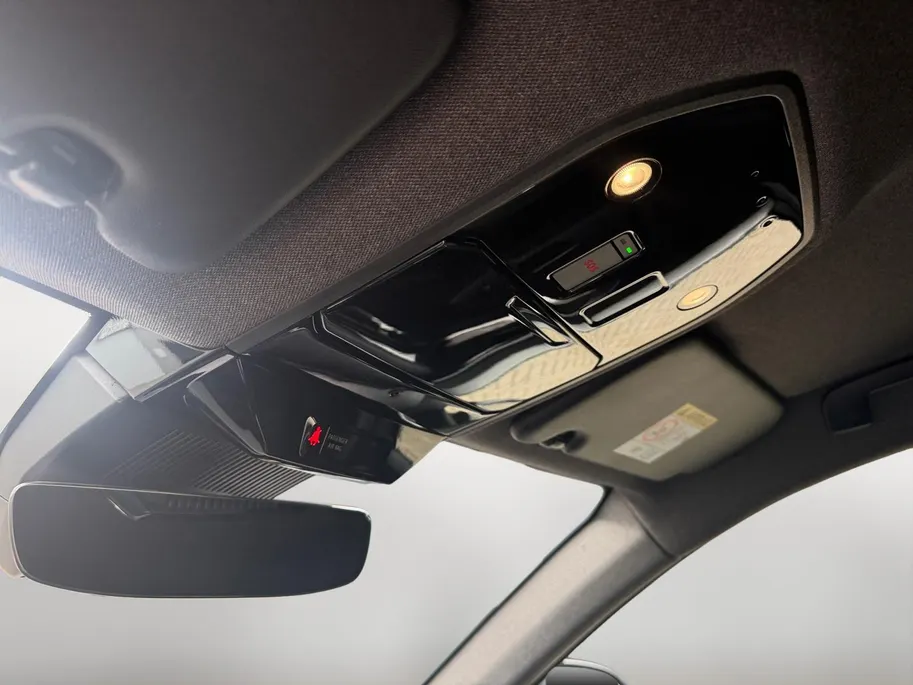 Renault Austral 1.2 E-Tech full hybrid 200 iconic | Cruise & Climate Control | Camera | Navigatie | Apple Carplay & Android Auto | Parkeersensoren | LMV | 12 Maanden BOVAG Garantie