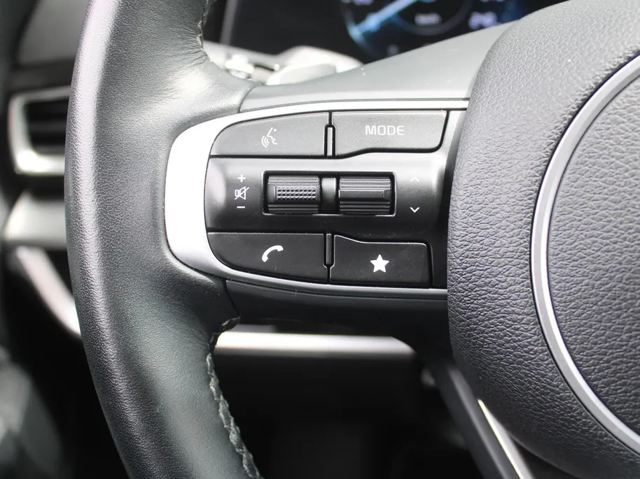 Kia Sportage 1.6 T-GDi Hybrid GT-Line | Stuur-/stoelverwarming | Elek. stoelverstelling + achterklep | Schuifdak | 18" LM | Cruise adapt. | Camera |