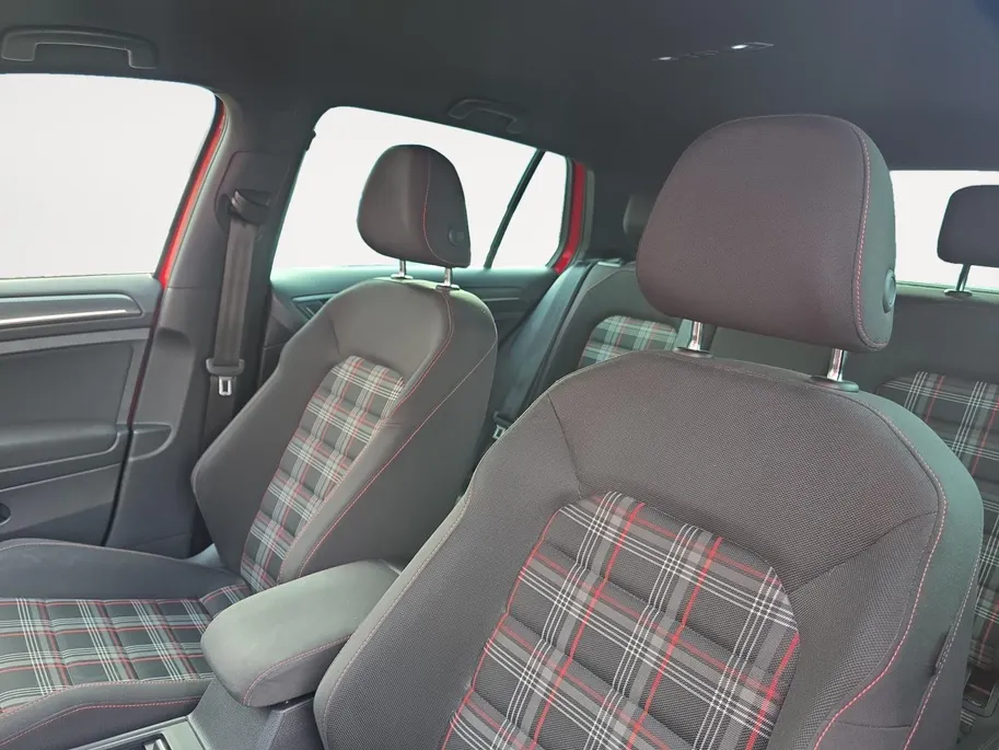 Volkswagen Golf 2.0 TSI GTI Performance | Automaat | Trekhaak | Virtual Cockpit | Parkeersensoren | Elektr. Inklapbare Spiegels | 12 maanden garantie! |