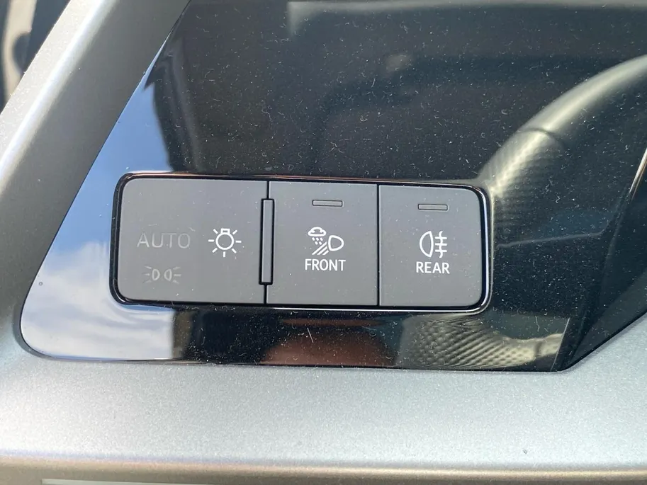 Audi A3 Sportback 35 TFSi m-Hybrid S-Tronic aut. S Edition | 3X S Line | Panodak | SONOS Sound | Camera | Stoelverwarming | Wireless Carplay | Adaptief Cruise Control | Etc.