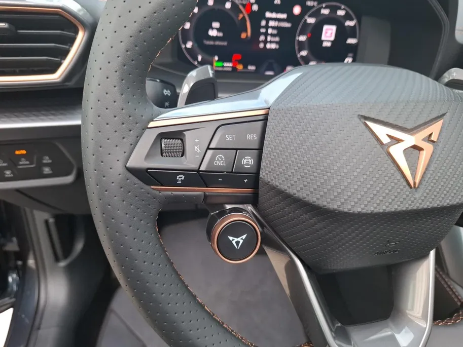 CUPRA Formentor 1.5 TSI e-Hybrid Business | NIEUWE AUTO | ELEKTRSICH WEGKLAPBARE TREKHAAK | STOEL & STUURVERWARMING | SCHUIFKANTELDAK |