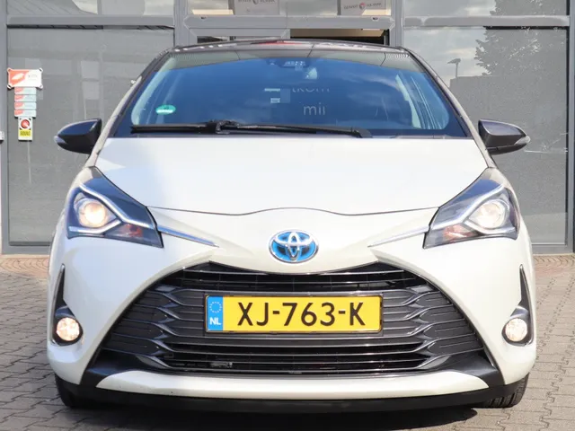 Toyota Yaris 1.5 Hybrid Y20 Exclusive Bi-tone Cruise | Camera |Navi