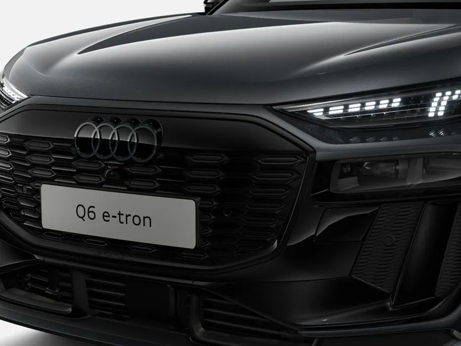 Audi Q6 e-tron S edition 83 kWh 252 PK · Trekhaak elek. wegklapbaar · Exterieurpakket zwart · Tech plus