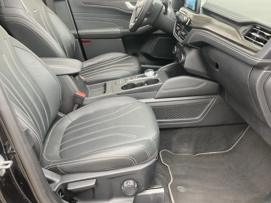 Ford Kuga 2.5 PHEV Vignale Afneembare trekhaak - Panoramadak - Headup Display - BLISS - Lederen bekleding - Elektrische achterklep
