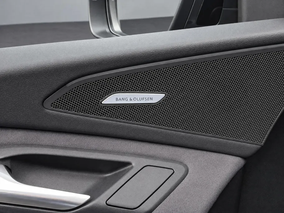 Audi Q6 e-tron S edition performance 100 kWh 306pk · SOH 98,1% · Panoramadak · Warmtepomp · 360 Camera · Wegklapbare Trekhaak · Bang & Olufsen · Kuipstoel · 21'' Inch · Garantie t/m 21-01-2031 of 100.000km