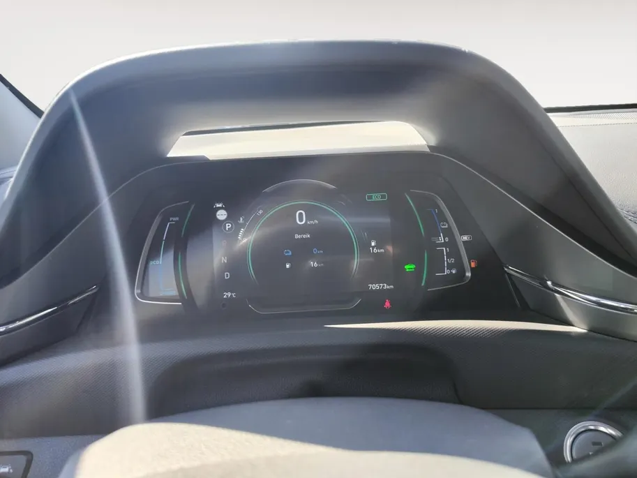 Hyundai IONIQ 1.6 GDi PHEV Premium | schuif/kanteldak | Zeer zuinig | Vol opties | NU Rijklaarprijs! Incl.12 Maanden, APK, Onderhoudsbeurt etc! Premiumpakket gratis!