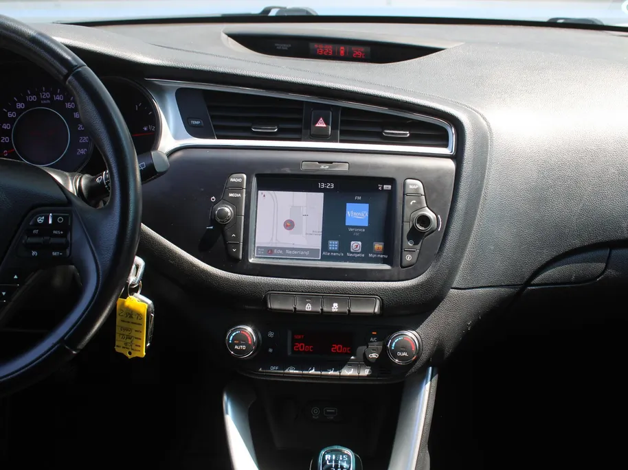 Kia cee'd Sportswagon 1.0 T-GDi Design Edition | Trekhaak | Camera | Clima | 17' LM | Cruise | Navi | Apple Carplay/Android Auto |