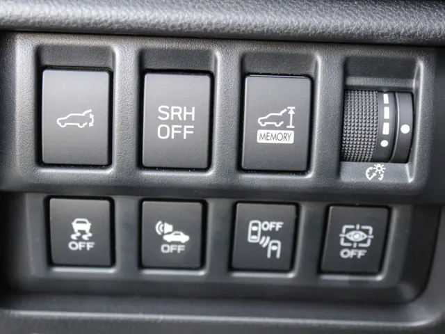 Subaru Forester 2.0i e-BOXER First Edition Automaat | Navi | Adap. Cruise | Leder | Schuifdak