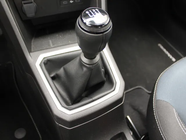 Dacia Sandero Eco-G 120 Journey | Climate Control | Stoelverwarming | Apple Carplay & Android Auto | DEMO VRAAG NAAR DE BESCHIKBAARHEID