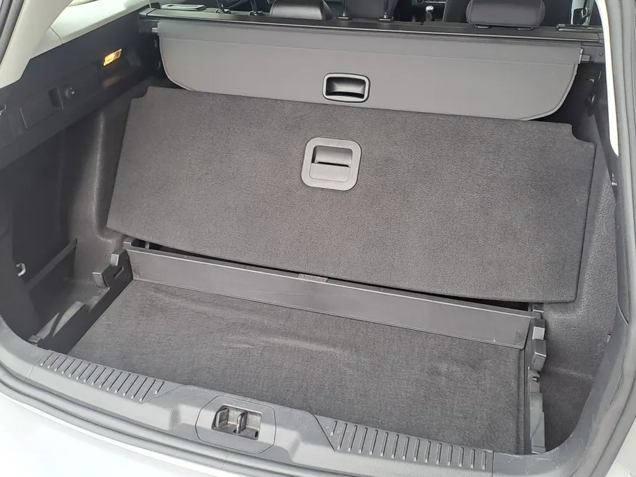 Ford Focus Wagon 1.0 EcoBoost Active Business | Navi | PDC | Cruise | Trekhaak | ECC | Stoel, Stuur, Voorruit verwarming