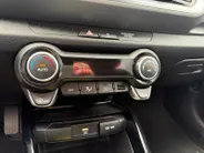 Kia Stonic 1.0 T-GDi MHEV DynamicPlusLine | Zeer nette auto | Navigatie | Apple CarPlay & Android Auto | Trekhaak | Achteruitrijcamera |