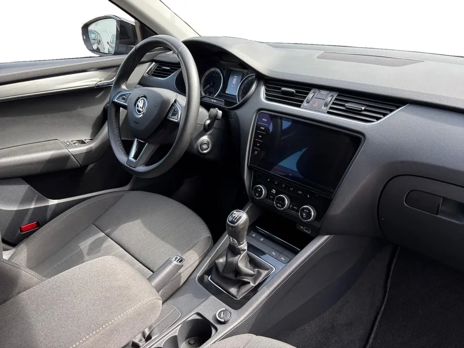 Škoda Octavia Combi 1.0 TSI Greentech Business Edition Plus | Weinig kilometers! | Afneembare Trekhaak | Achteruitrijcamera | Apple Carplay/Android Auto | Climate Control | 12 maanden garantie! |