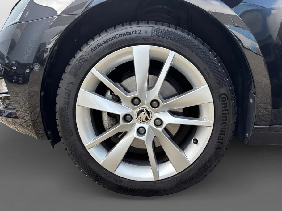 Škoda Octavia Combi 1.0 TSI Greentech Business Edition Plus | Weinig kilometers! | Afneembare Trekhaak | Achteruitrijcamera | Apple Carplay/Android Auto | Climate Control | 12 maanden garantie! |