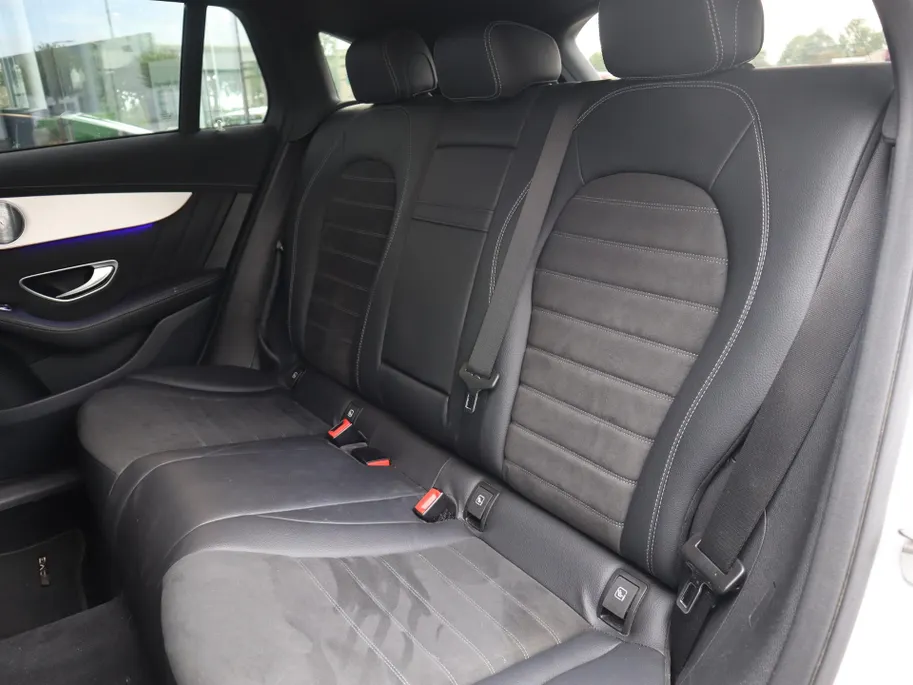 Mercedes-Benz EQC 400 4MATIC Business Solution AMG 80 kWh l 360 camera l Panoramadak l Keyless entry